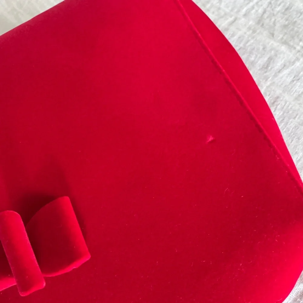 Estée Lauder Red Velvet Holiday Train Case Makeup Bag (Case Only)